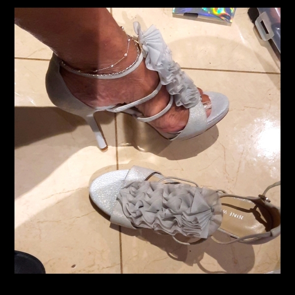 NIB SEX IN THE CITY Miranda's 💧 breaks on Carries Manolo B STILETTOS platform - Picture 3 of 10